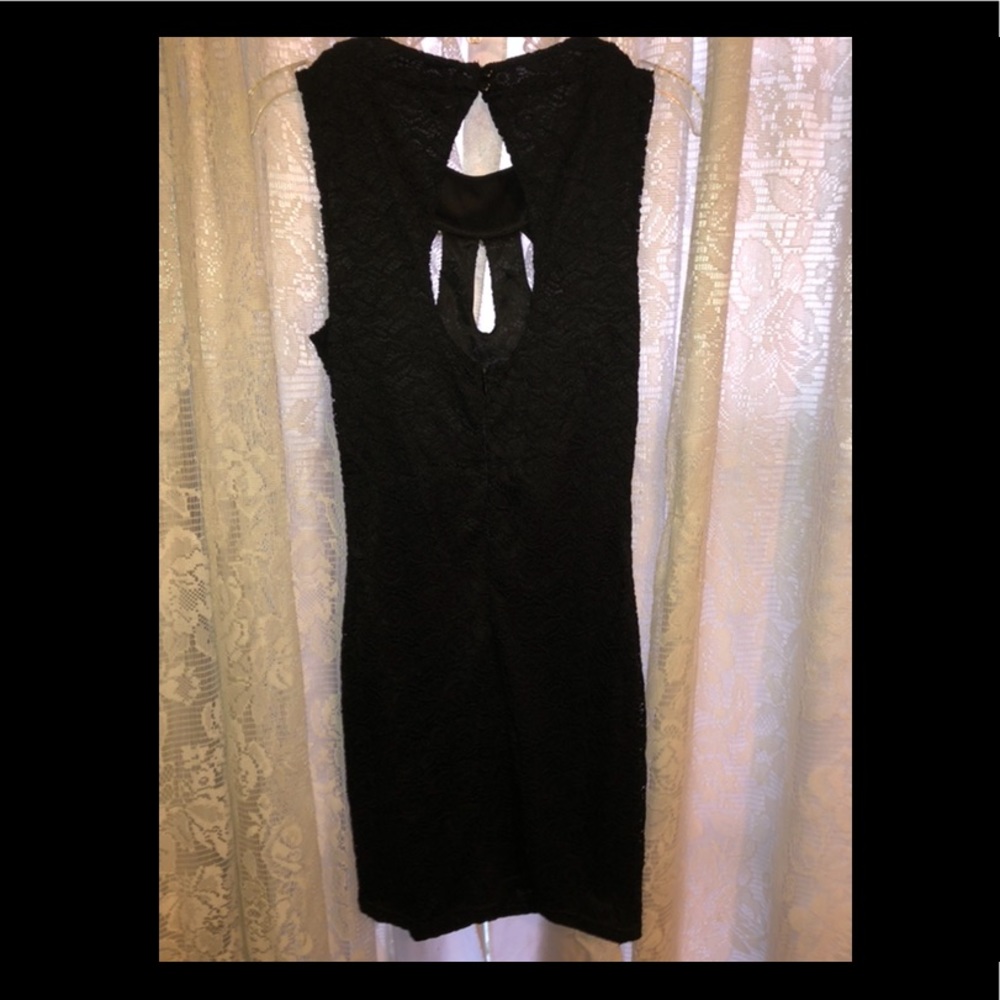 Dress - Picture 2 of 4